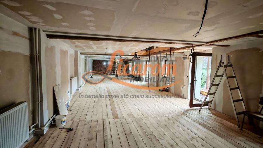 CASA SASEASCA comuna VULCAN,zona foarte buna,teren 3000 mp - 25