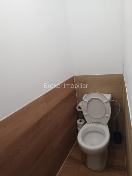 Spatiu comercial zona centrala parter cu demisol 40 mp - 8