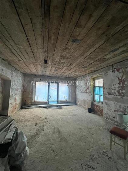 Casa zona centrala,oportunitate personalizare - 2