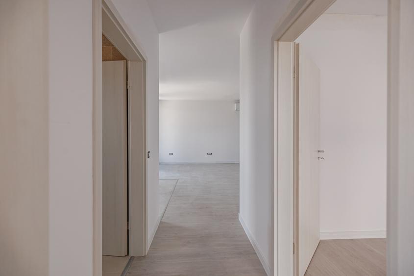 Apartament 3 camere, 2 bai, terasa 14 mp, ansamblu nou | Comision 0