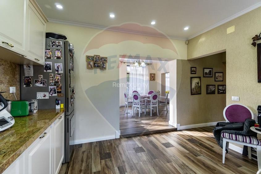 Casă spațioasă 350 mp utili, Teren 650 mp, Garaj subteran, Tractorul - 13