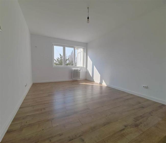 Apartament 2 camere etaj 2/4 - Metrou 1 Decembrie - Titan - 2