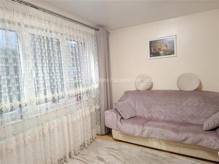 Apartament 2 camere, transformat in 3 camere, parter - 14
