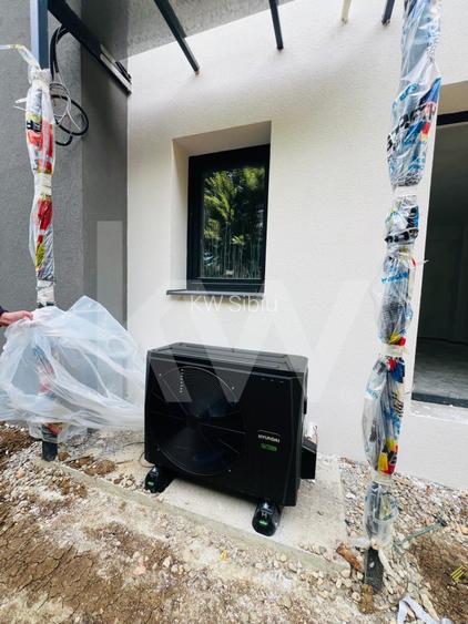 Apartament 3 camere, două băi, curte 50 mp -Natura la tine acasă! Cristian-SiBiU - 11