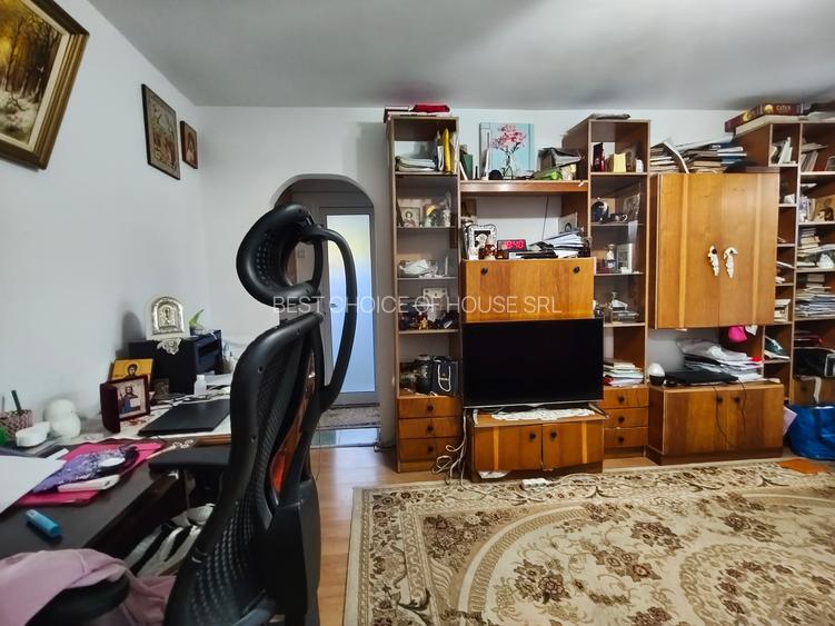 PACURARI , apartament cu 3 camere semidecomnadat , 52 mp ,108000 euro - 2