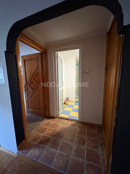 Casa de vânzare - Constanta - 6 CAMERE-147 mp. totali ( fără curtea interioară) - 25