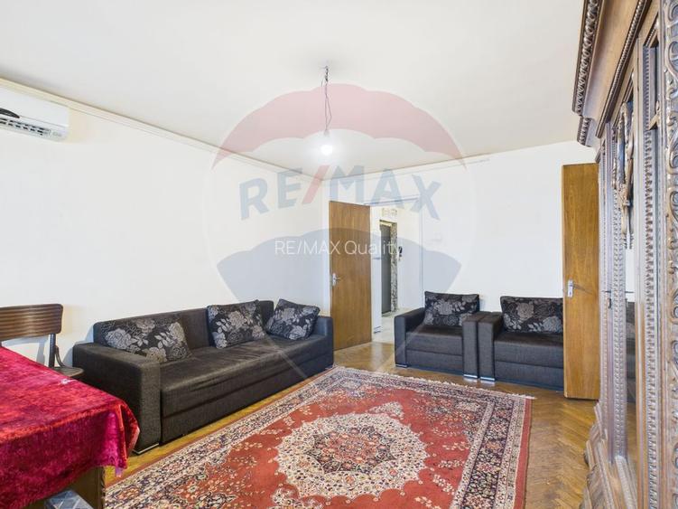 Apartament cu 3 camere în zona – 1 Mai / Domenii - 2