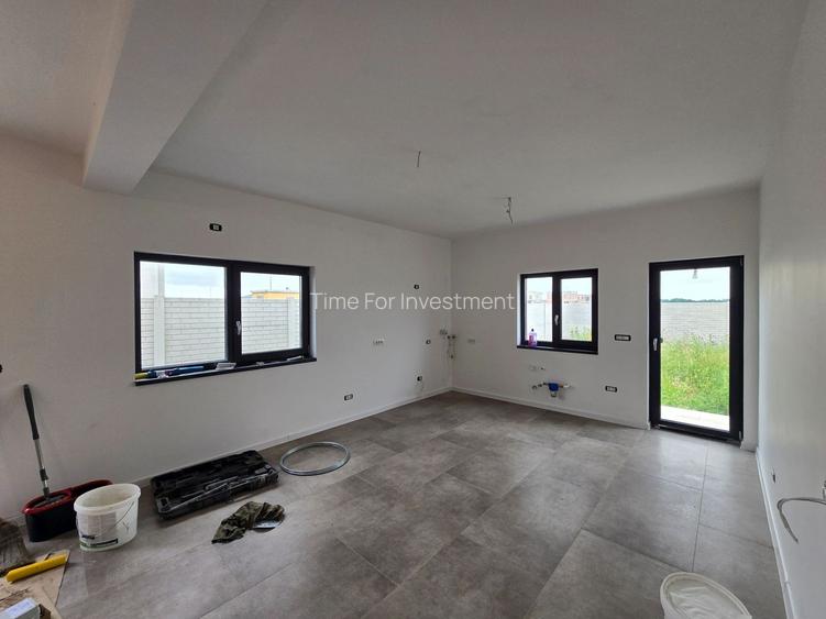 1/2 Duplex pe parter,predare la cheie  , 3 dormitoare, 2 bai, Zona Metro 2, - 3