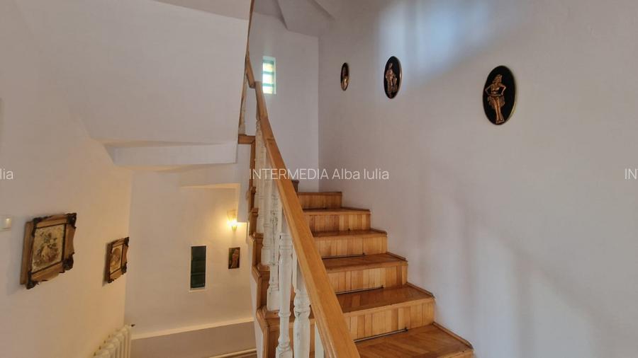 INCHIRIERE Casa individuala D + P + E + M cu 8 Camere 5 Bai 750 mp Teren CETATE - 6