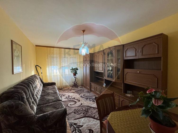 Apartament decomandat 3 camere -centrala proprie  zona Lebada - 2