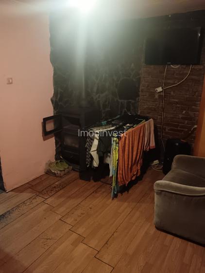 Vand casa 1 cam. in curte comuna - 5
