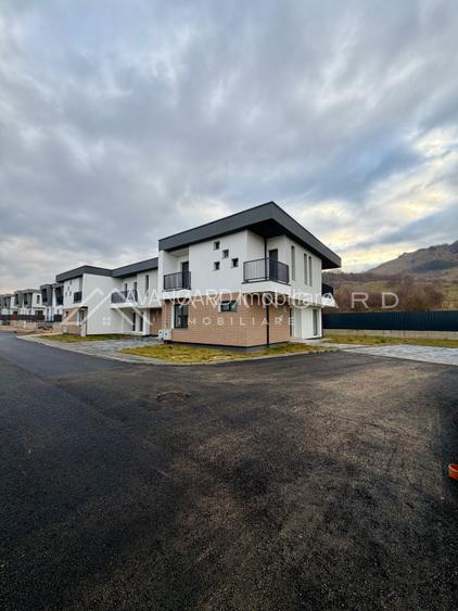 Case cuplate moderne in cartier privat – confort si intimitate garantate - 4