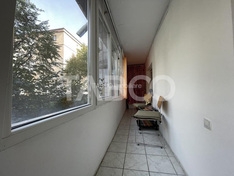 Apartament cu 2 camere decomandate si balcon de inchiriat in Strand - 11
