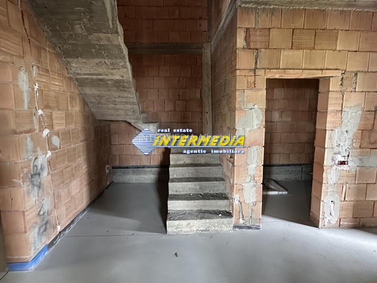 CASA NOUA I DE VANZARE I 120 MP I CETATE I SEMIFINISATA I 4 CAMERE I - 15