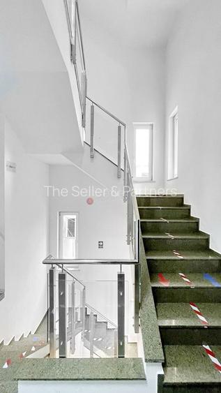 Central - Suprafata Generoasa - 30