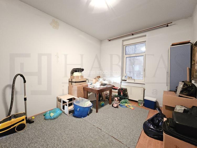 Casa cu 8 camere, dispusa pe doua nivele, Parcul Central - 17