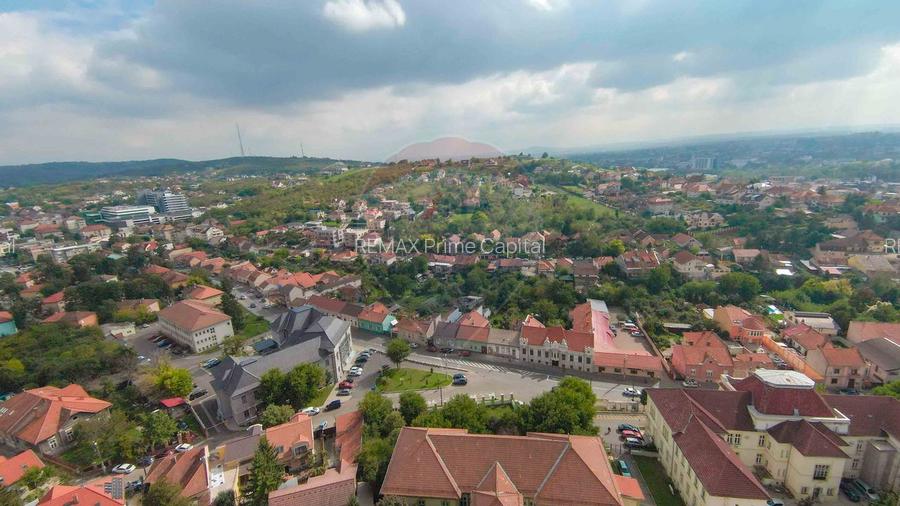 Casă / Vilă cu 4 camere de vânzare Ultracentral Str. Louis Pasteur - 28