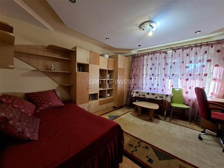 Casa Individuala 6 camere garaj 650 mp Teren zona Piata Cluj - 13