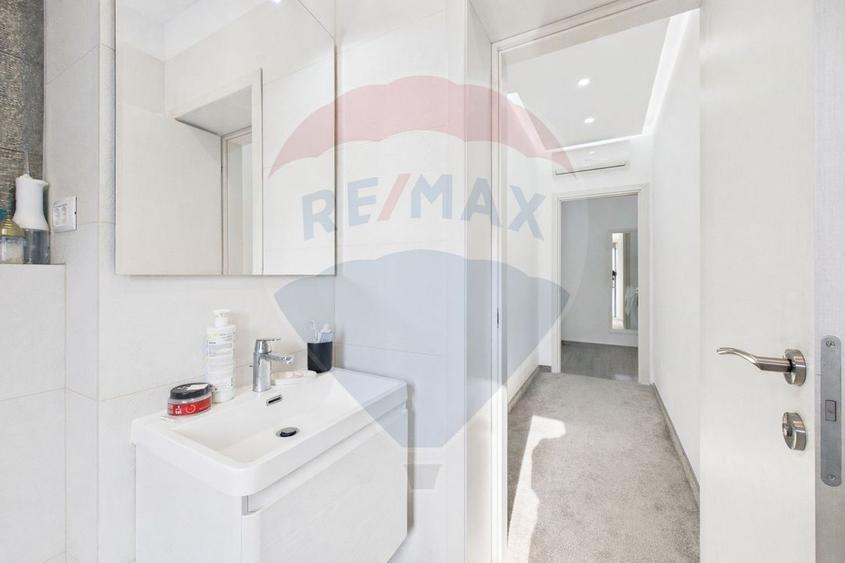 Apartament de vanzare - 3 camere 102mp + Terasa cu foisor 45mp