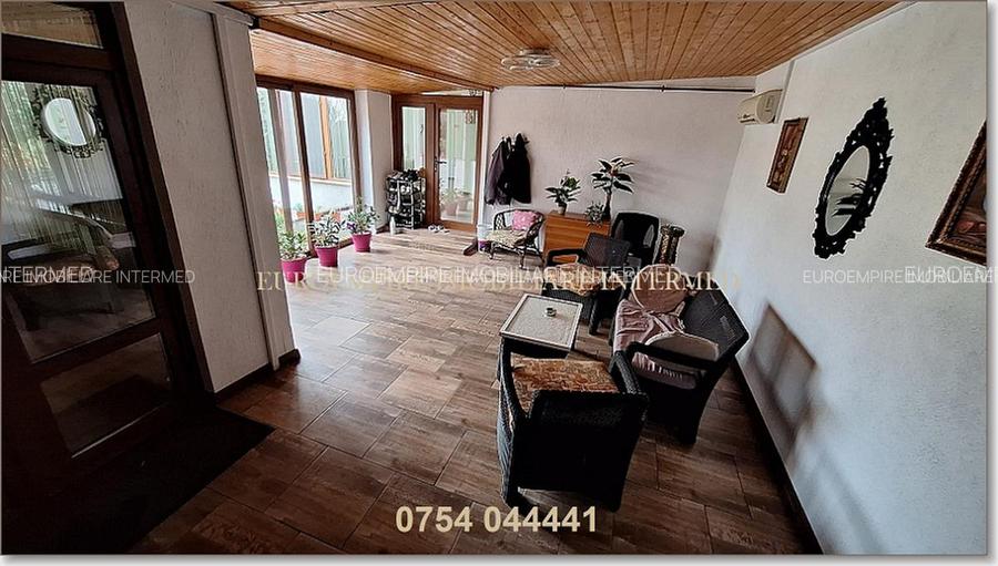 Vila+casa de vanzare zona Km 5 - 22