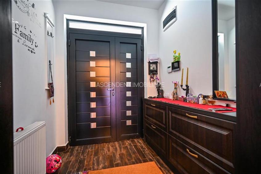 Resedinta distincta, mobilata cu rafinament, pe 1.000 mp teren, Central, Sacele, - 17