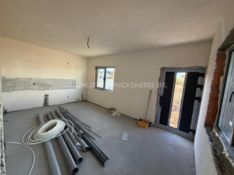 FARA COMISIOANE casa cu 4 camere 2 bai incalzire pardoseala curent 380v asfalt - 5