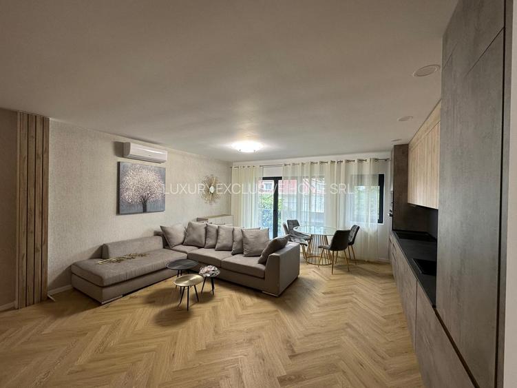 Iancu  Nicolae. 3 camere super lux - 4