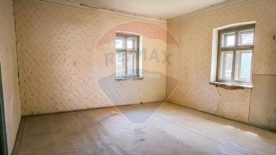 Casă săsească Transilvania - teren generos și potențial de extindere - 5