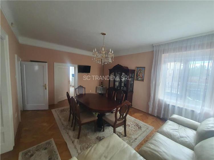 Imobil individual cu doua corpuri de cladire zona Parcului SubArini - 12