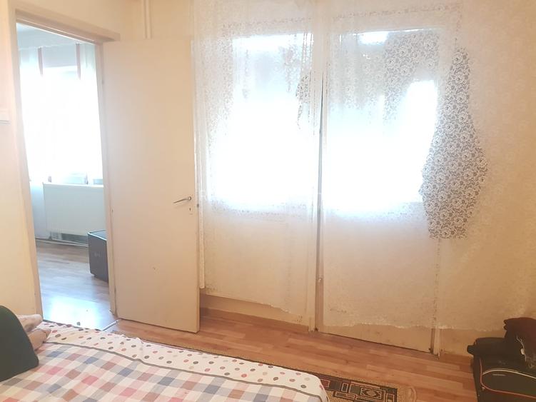 Apartament doua camere, nedecomandat, etaj trei, CT, termopan, balcon, geam baie - 5