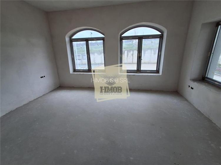 Casa rezidentiala generoasa cu 5 camere 3 bai  dressing  parcare - 16