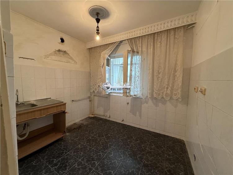 1 CAM NICOLINA DECOMANDAT - 14