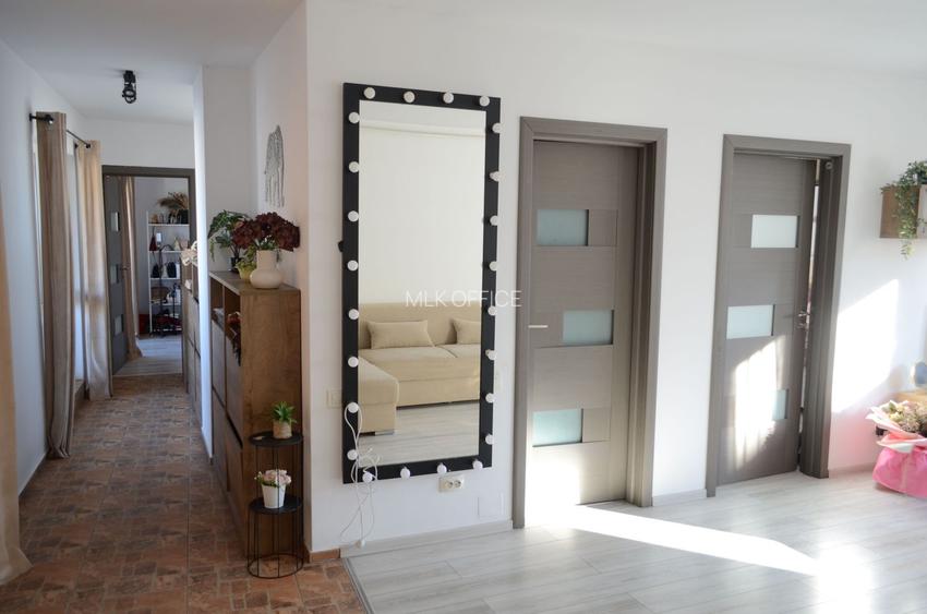 Apartament cu 3 camere, 2 bai, 2 terase, 2 garaje, in cartier Europa - 2