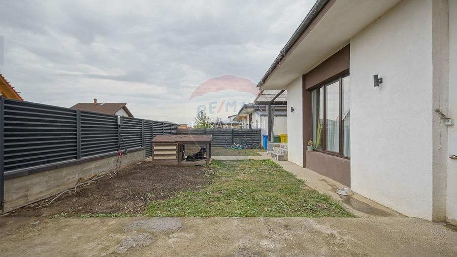 Vilă modernă, cu garaj, panouri și pompă de căldură, Cristian - 27