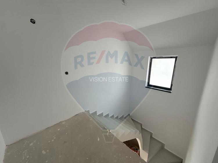 Casă / Vilă cu 4 camere de vânzare în zona Lascar Catargiu - 3