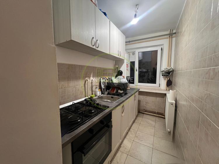 Apartament 3 camere, semidecomandat, cartier Craiovita Nouă, zona Orizont - 5