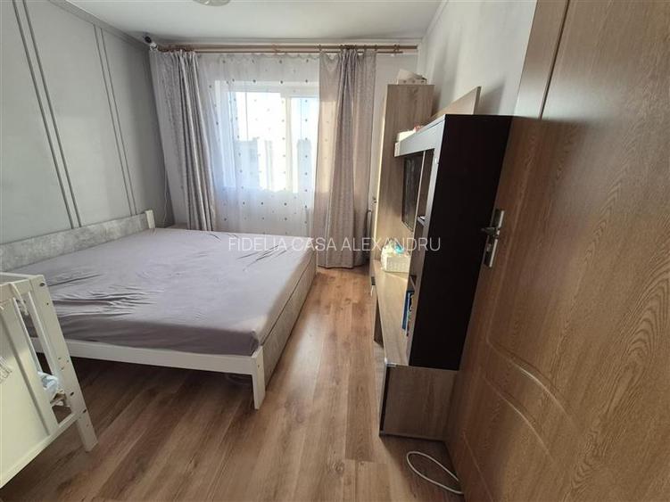 Apartament 3 camere de vanzare Alexandru cel Bun - 2
