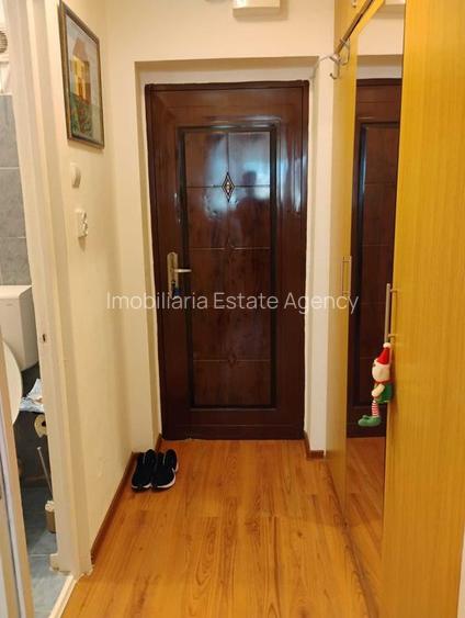 Garsoniera Basarabia, 10 minute de metrou, mobilată si utilată modern, libera - 8