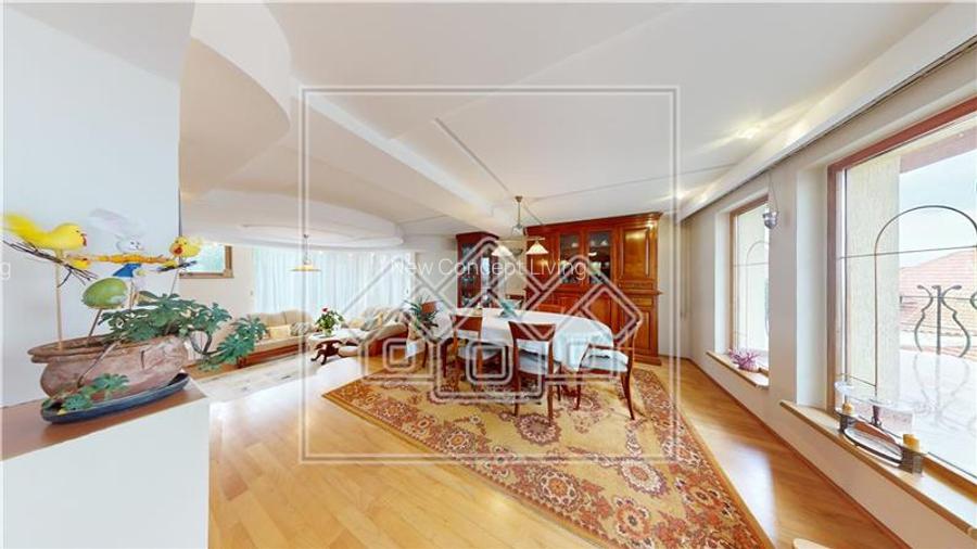 Casa individuala de vanzare - 7 camere, 278 mp utili - Strand - 9