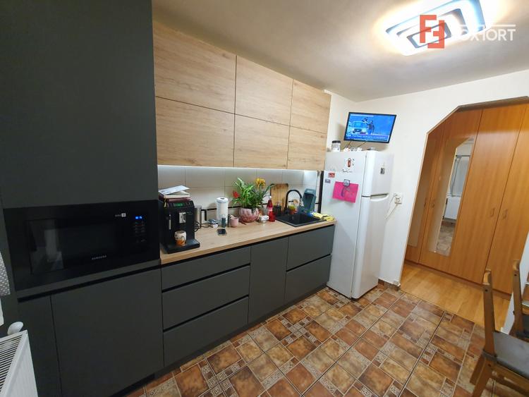Apartament cu 2 camere, etaj 2 - zona Dambovita