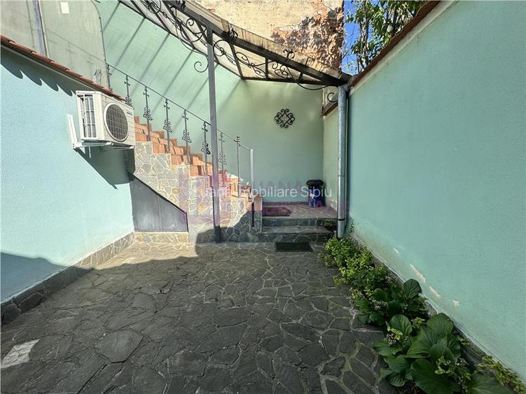 Spatiu de birouri | Central - Piata Cibin | 150 mp | curte | COMISION 0 | video - 10