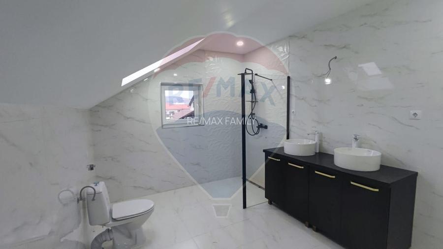 De inchiriat spatiu generos nerezidential la mansarda casa 122mp Oncea - 2