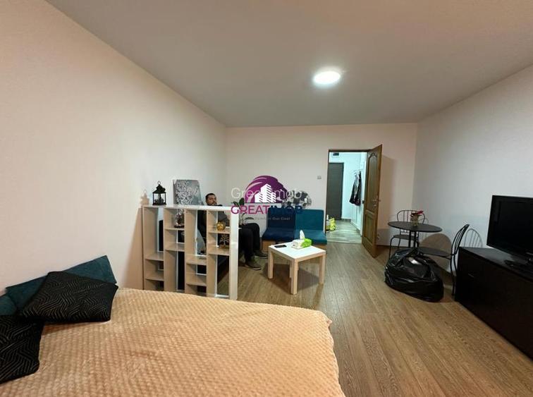 Garsoniera de inchiriat, Costin Georgian –  – Marian - 2