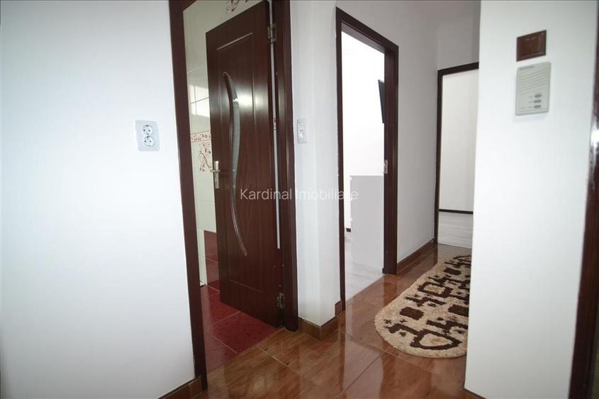 Apartament 3 camere decomandat,mobilat,utilat, etaj intermediar  Astra -Berzei - 16