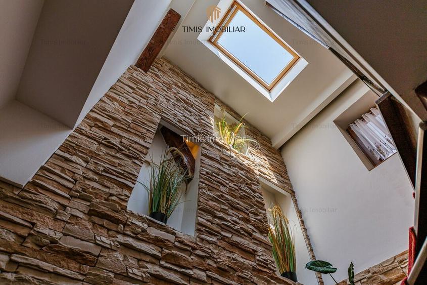 Apartament pe 2 niveluri I 3 cam & 2 băi, in P-ța Unirii  - Comision 0% - 18