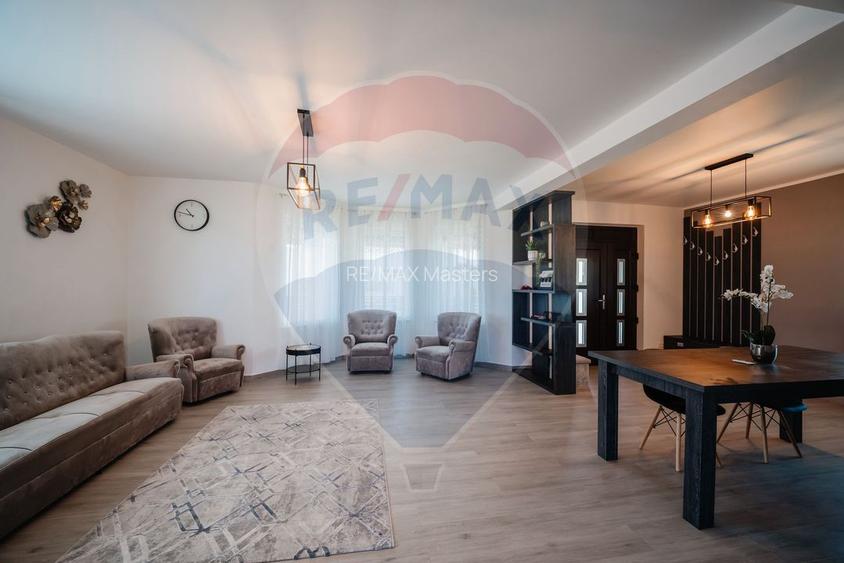 Casă / Vilă cu 4 camere de vânzare - 7