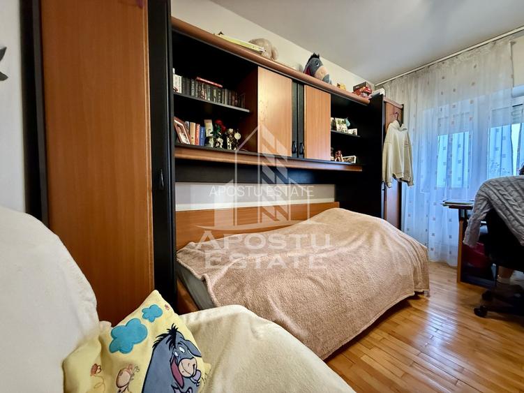 Apartament 3 camere, 2 bai, decomandat, etaj intermediar, lift, Fabric - 4