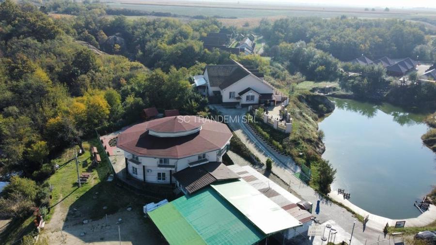 AFACERE LA CHEIE - Complexul turistic in incinta lacurilor Ocna Sibiului - 4