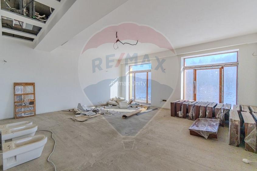 Activ Hotelier SubEvaluat | 18.000 mp construiti | 3 ha teren | BRASOV - 41