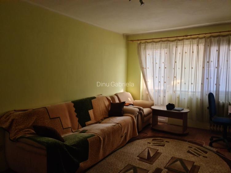 Vând apartament două camere  - 2